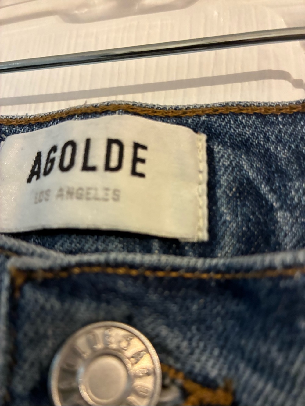 Agolde Riley Cropped Medium Wash Jean - Picture 2 of 3